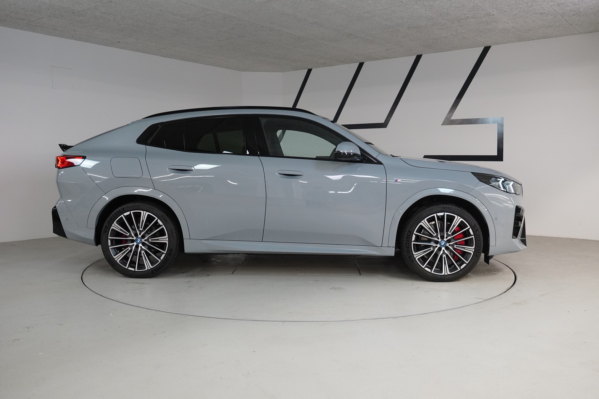 BMW iX2 xDrive 30 M Sport Pro - 8