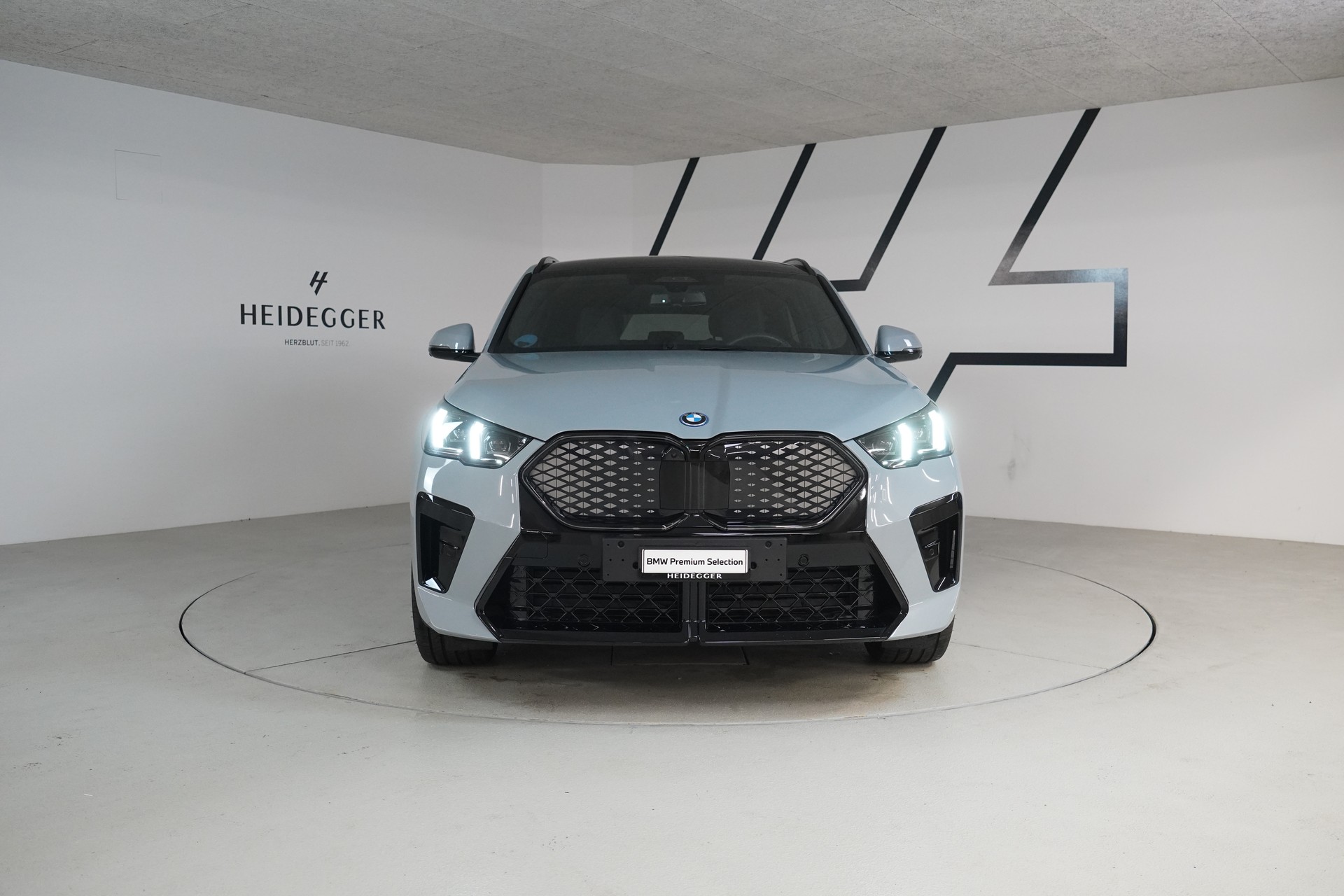 BMW iX2 xDrive 30 M Sport Pro - 2