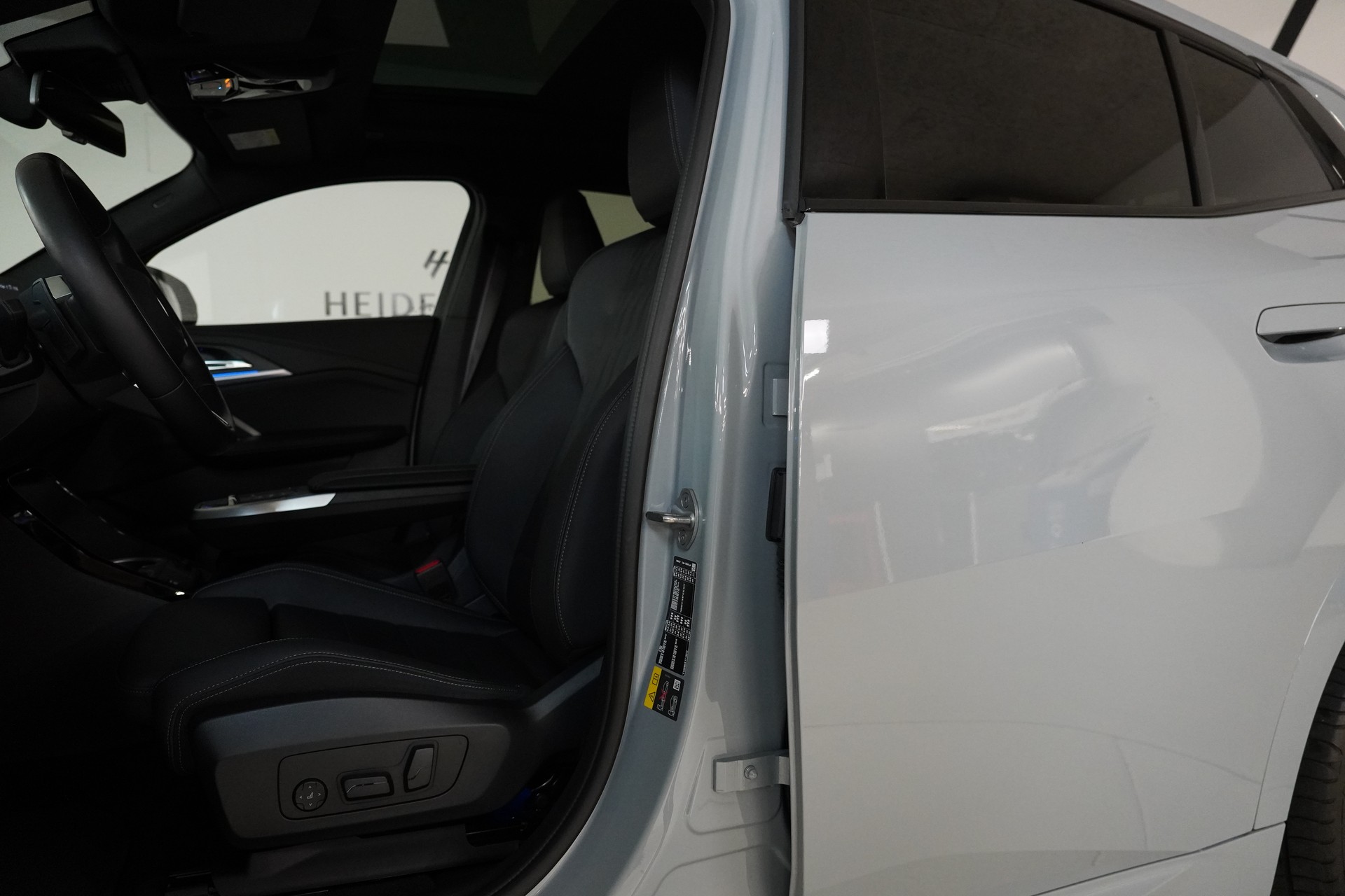 BMW iX2 xDrive 30 M Sport Pro - 11