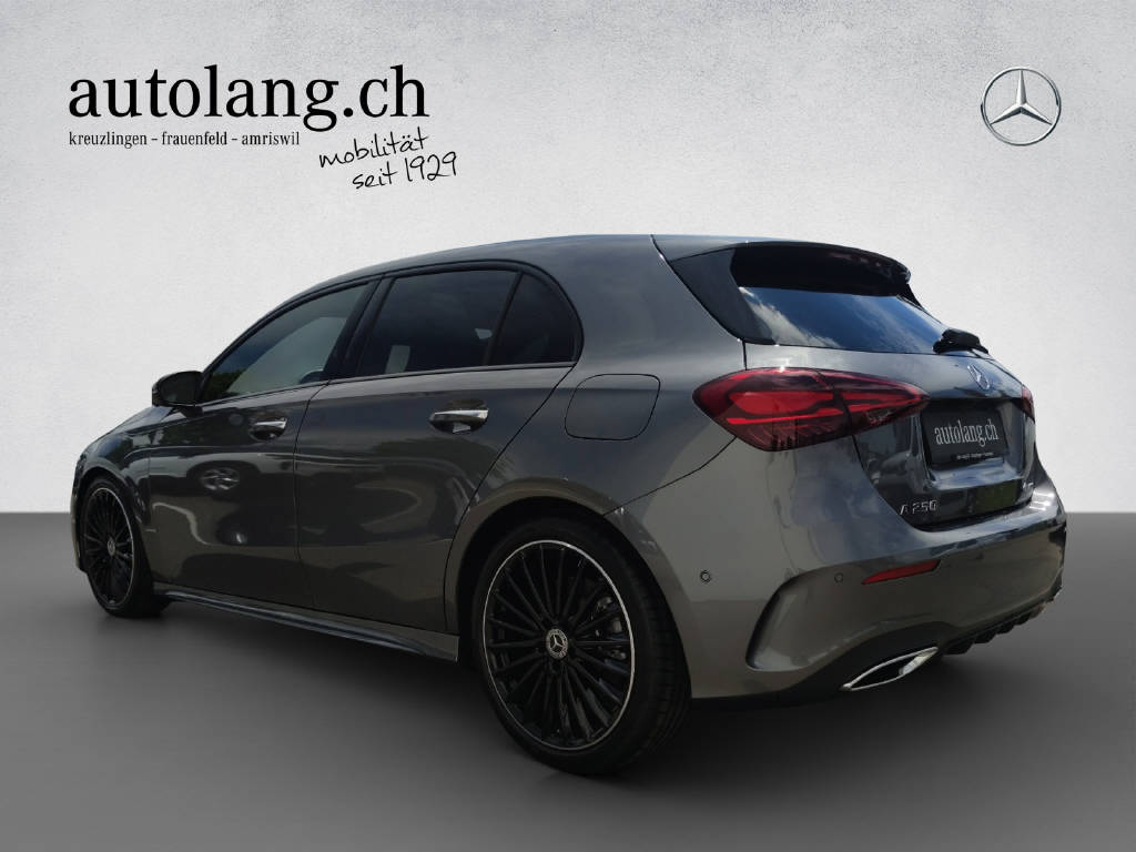 MERCEDES-BENZ A 250 AMG Line 4Matic - 3