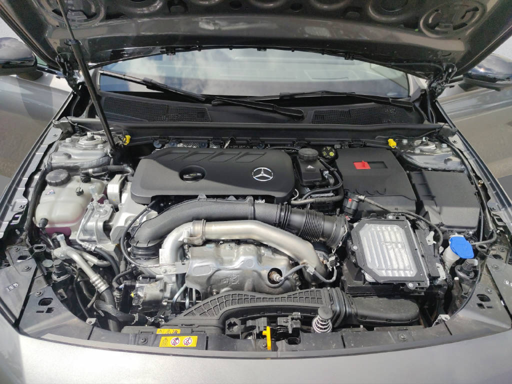 MERCEDES-BENZ A 250 AMG Line 4Matic - 9