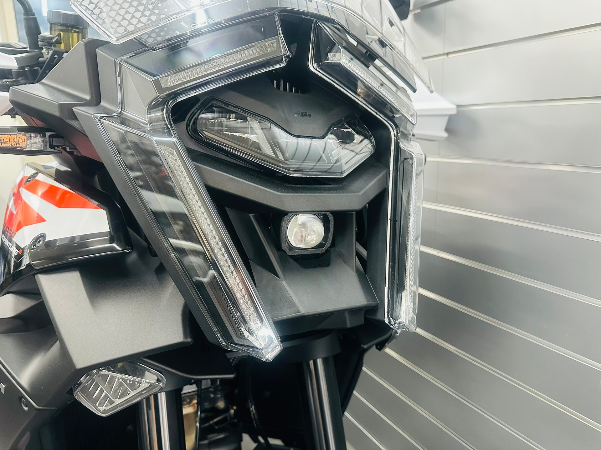 KTM 1390 Super Adventure S - 8