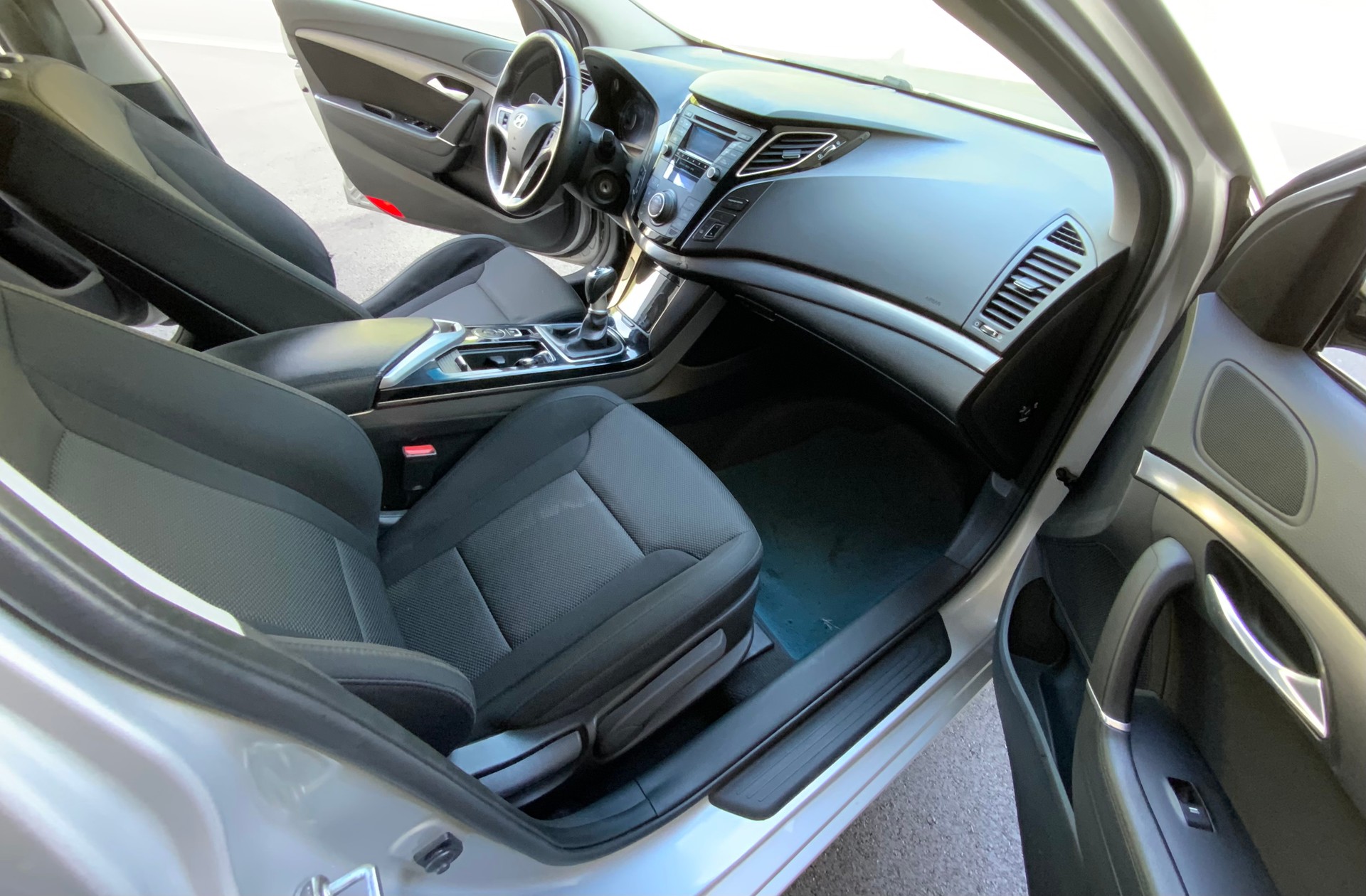 HYUNDAI i40 Wagon 1.6 GDI ISG Comfort - 12