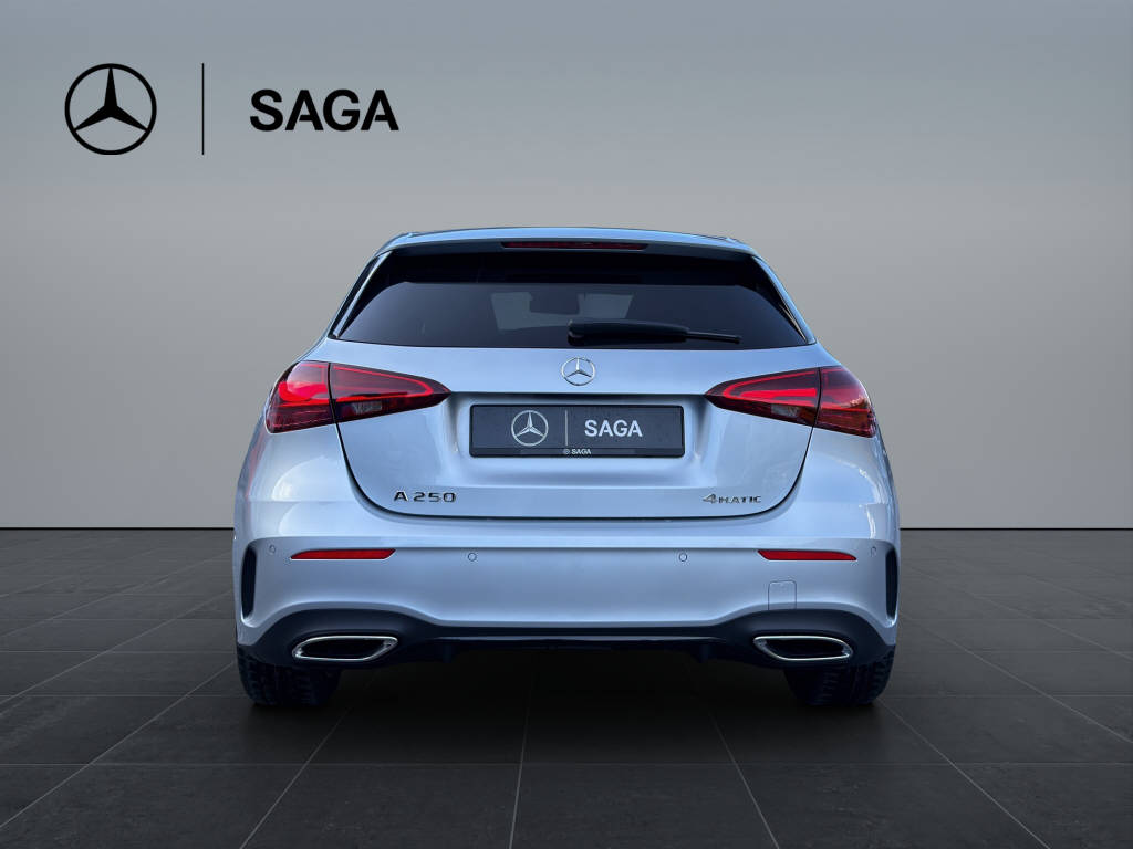 MERCEDES-BENZ A 250 AMG Line 4matic - 6