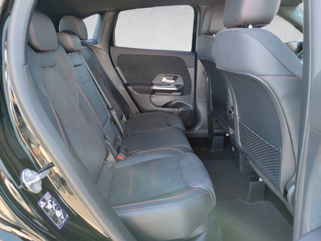 MERCEDES-BENZ GLA 220 d AMG Line 4Matic - 13