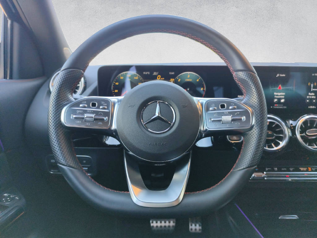 MERCEDES-BENZ GLA 220 d AMG Line 4Matic - 12