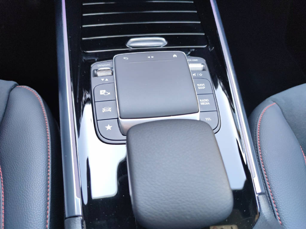 MERCEDES-BENZ GLA 220 d AMG Line 4Matic - 11