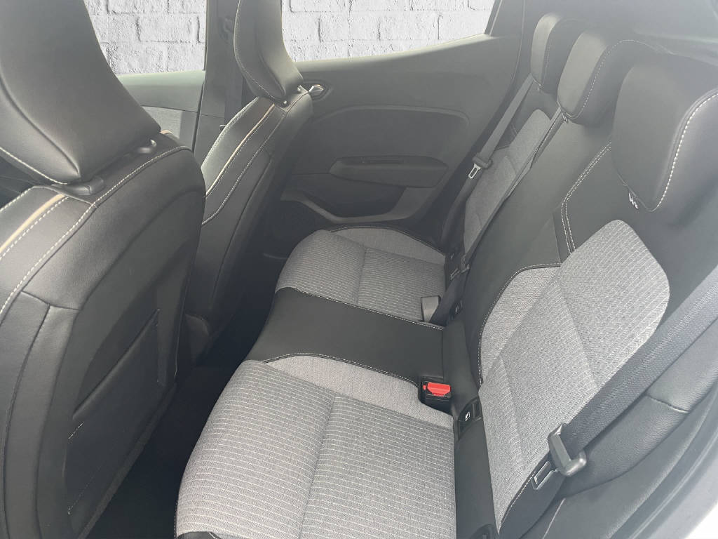 RENAULT Clio 1.6 E-Tech techno - 8