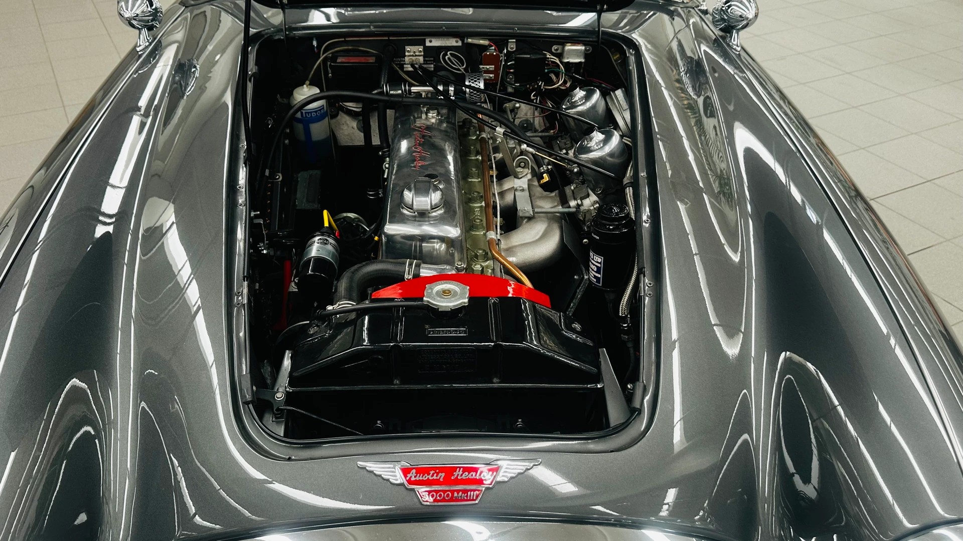 AUSTIN-HEALEY BJ8 - 4