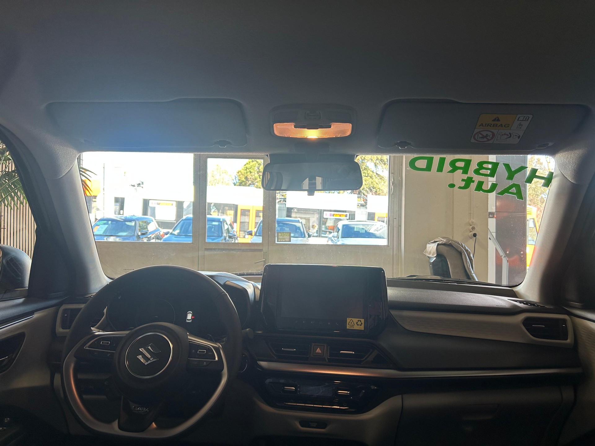 SUZUKI Swift 1.2 Sakura Top Hybrid - 9