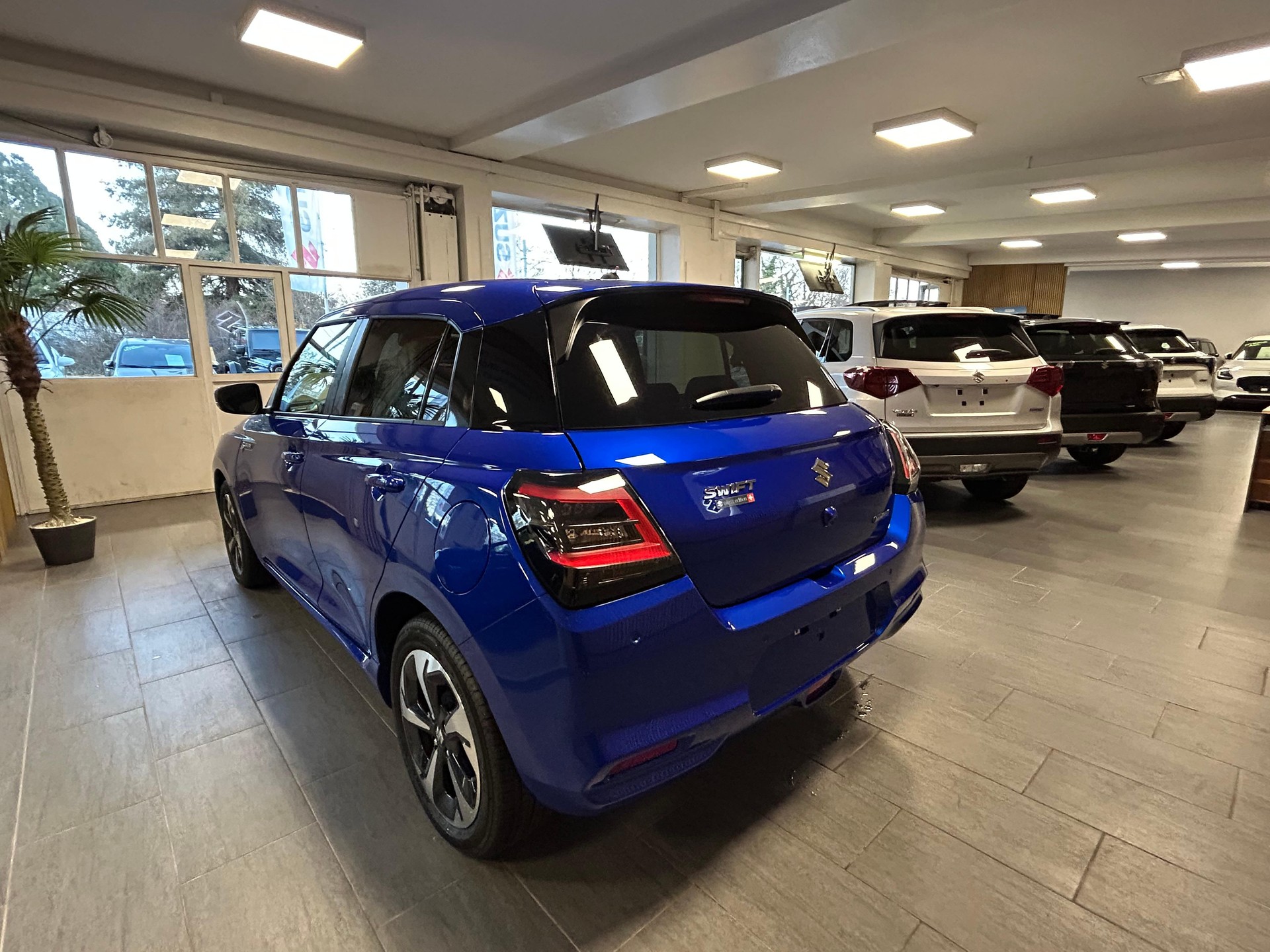 SUZUKI Swift 1.2 Sakura Top Hybrid - 6