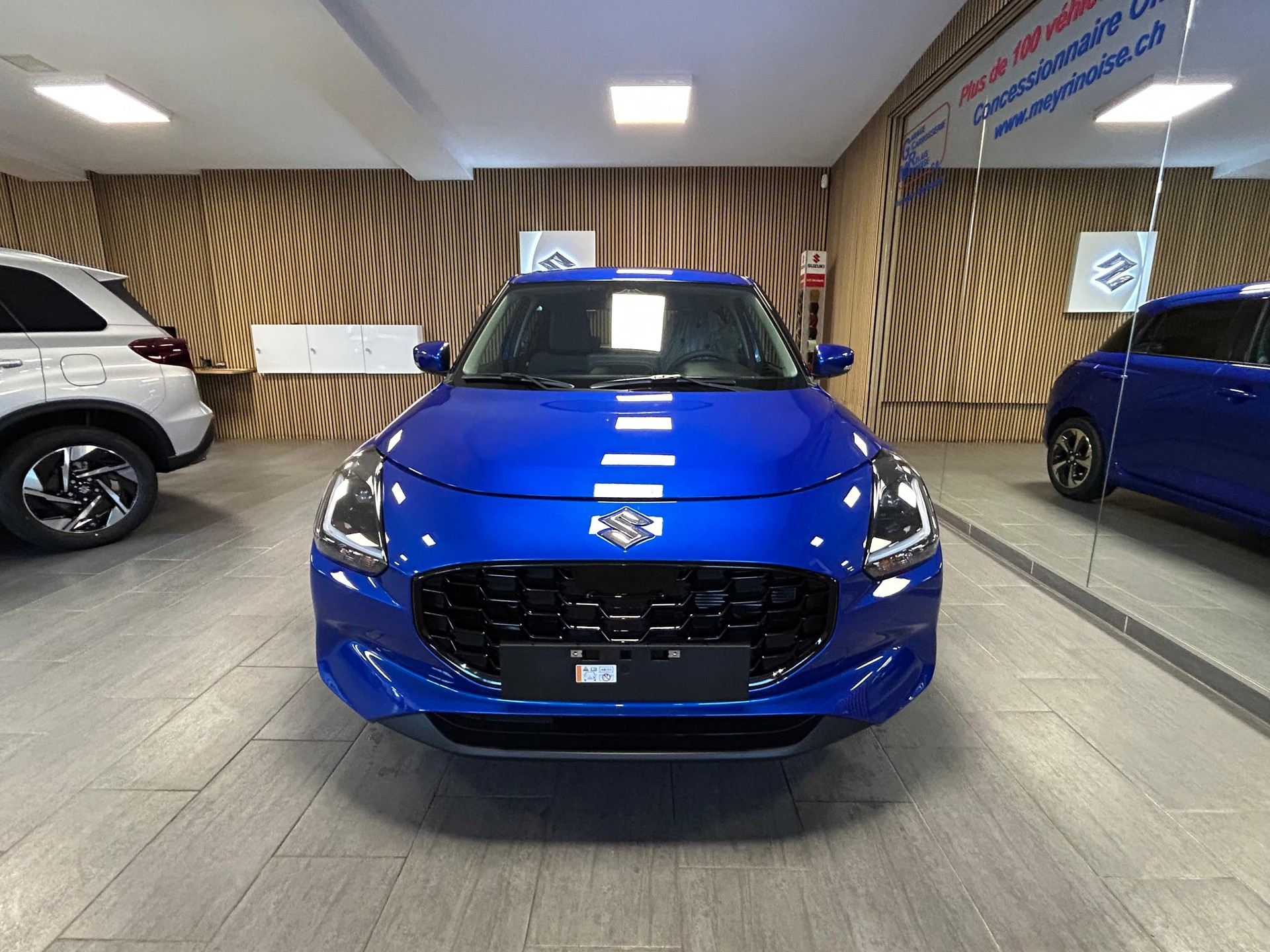 SUZUKI Swift 1.2 Sakura Top Hybrid - 4