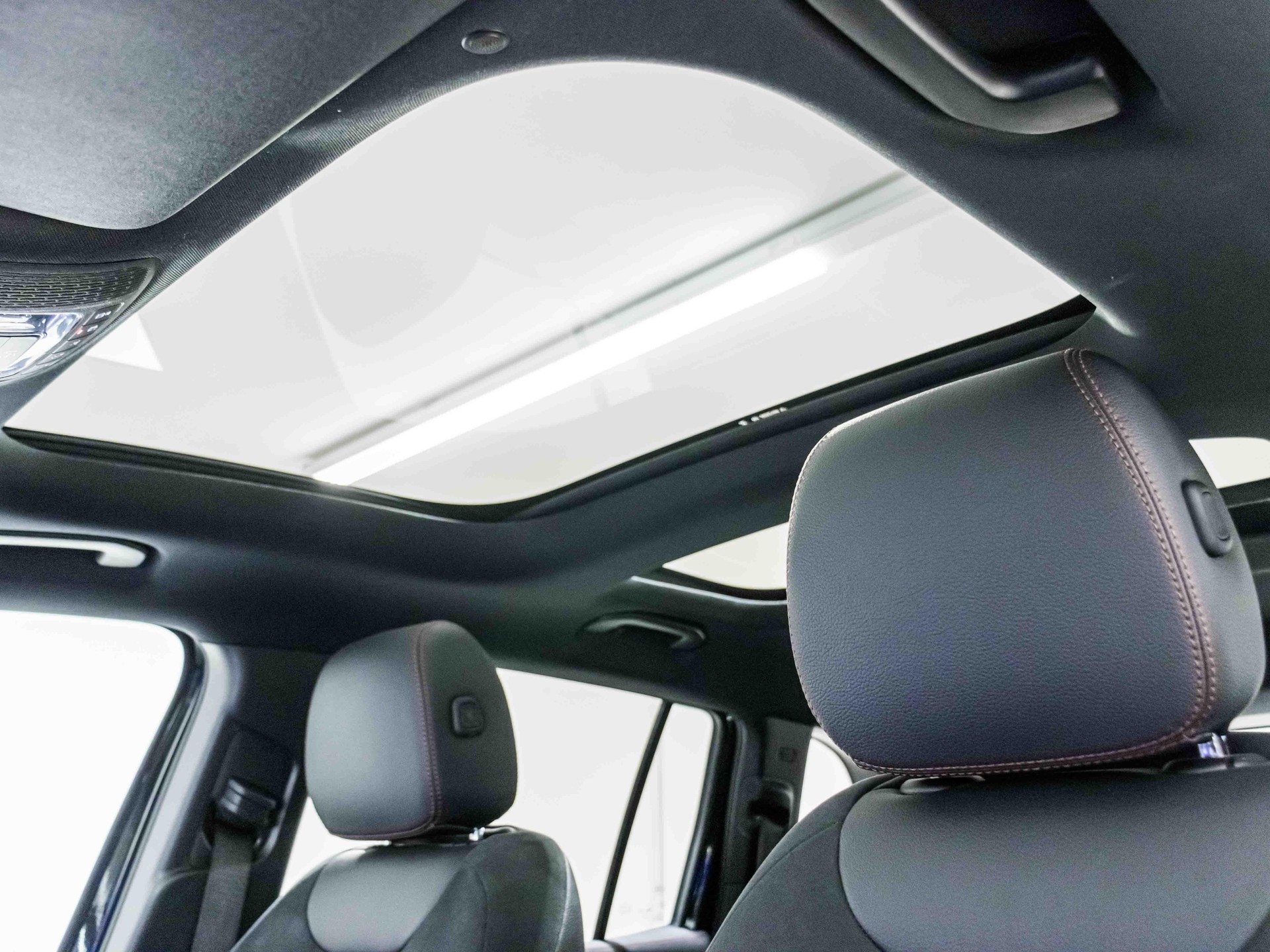 MERCEDES-BENZ EQB 350 4MATIC - 9