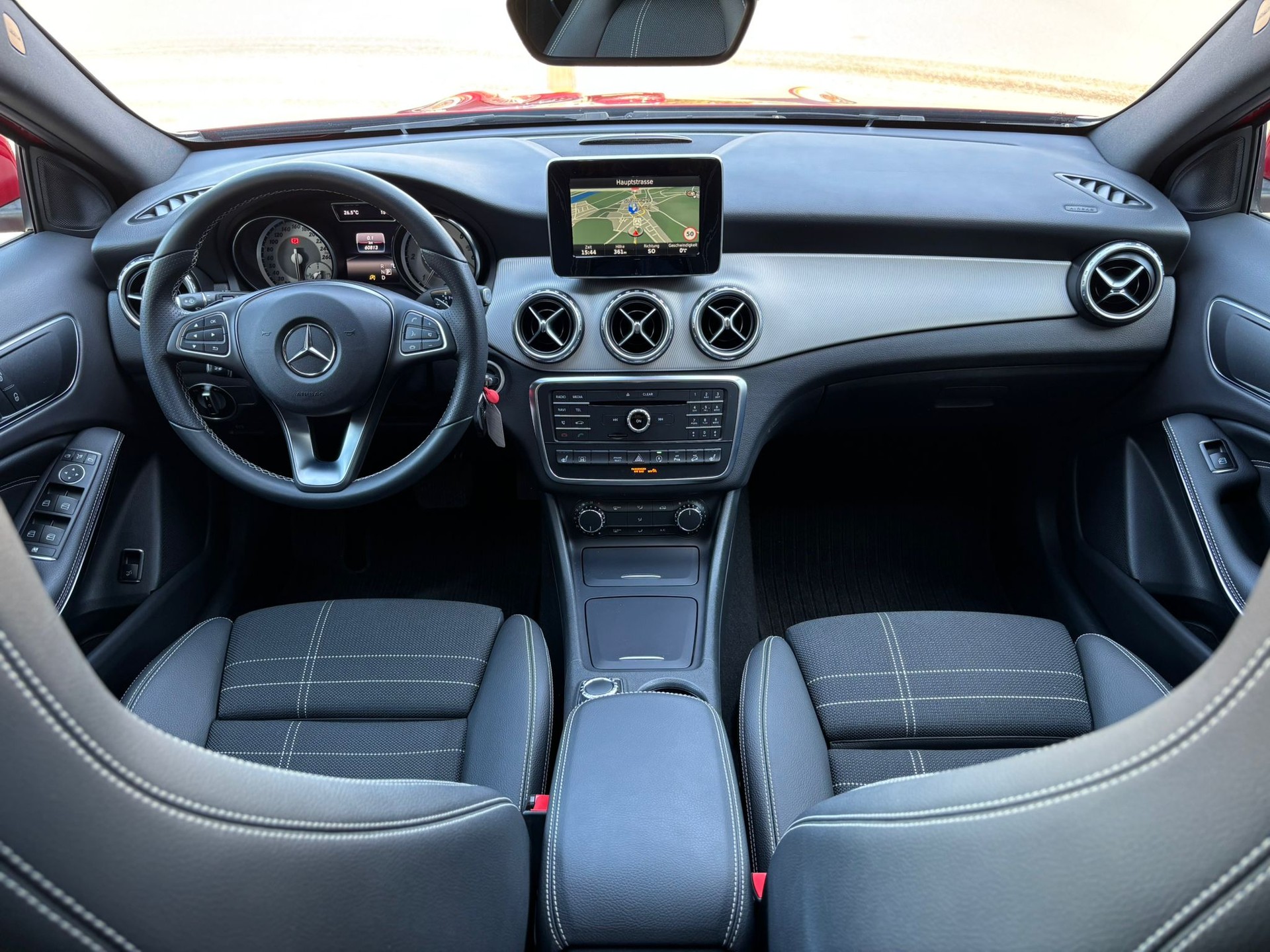 MERCEDES-BENZ GLA 200d Urban 4Matic - 8