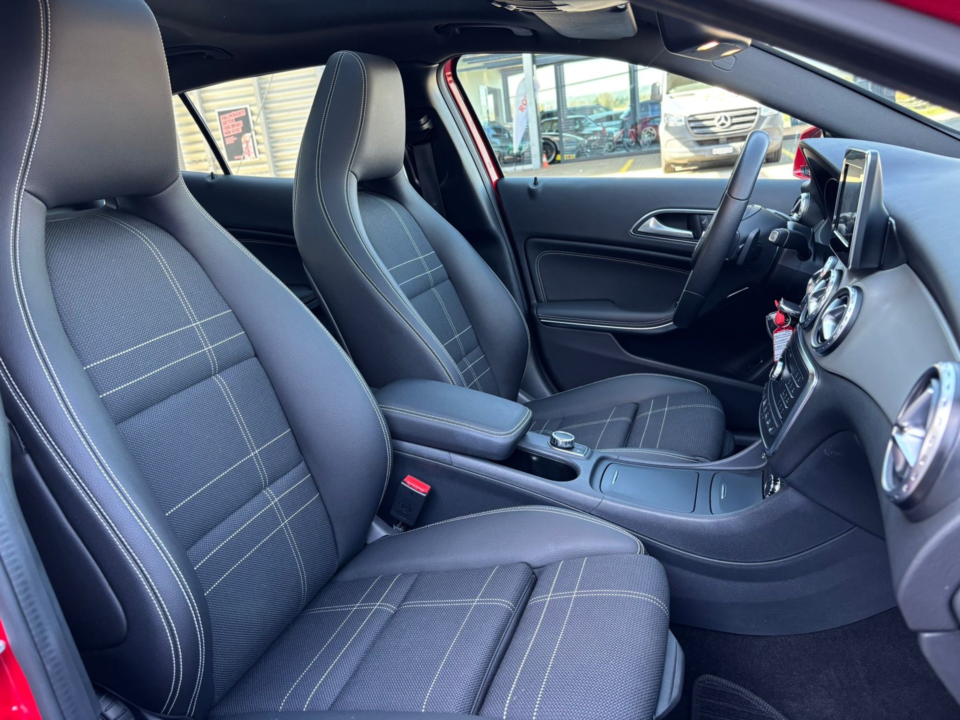 MERCEDES-BENZ GLA 200d Urban 4Matic - 9