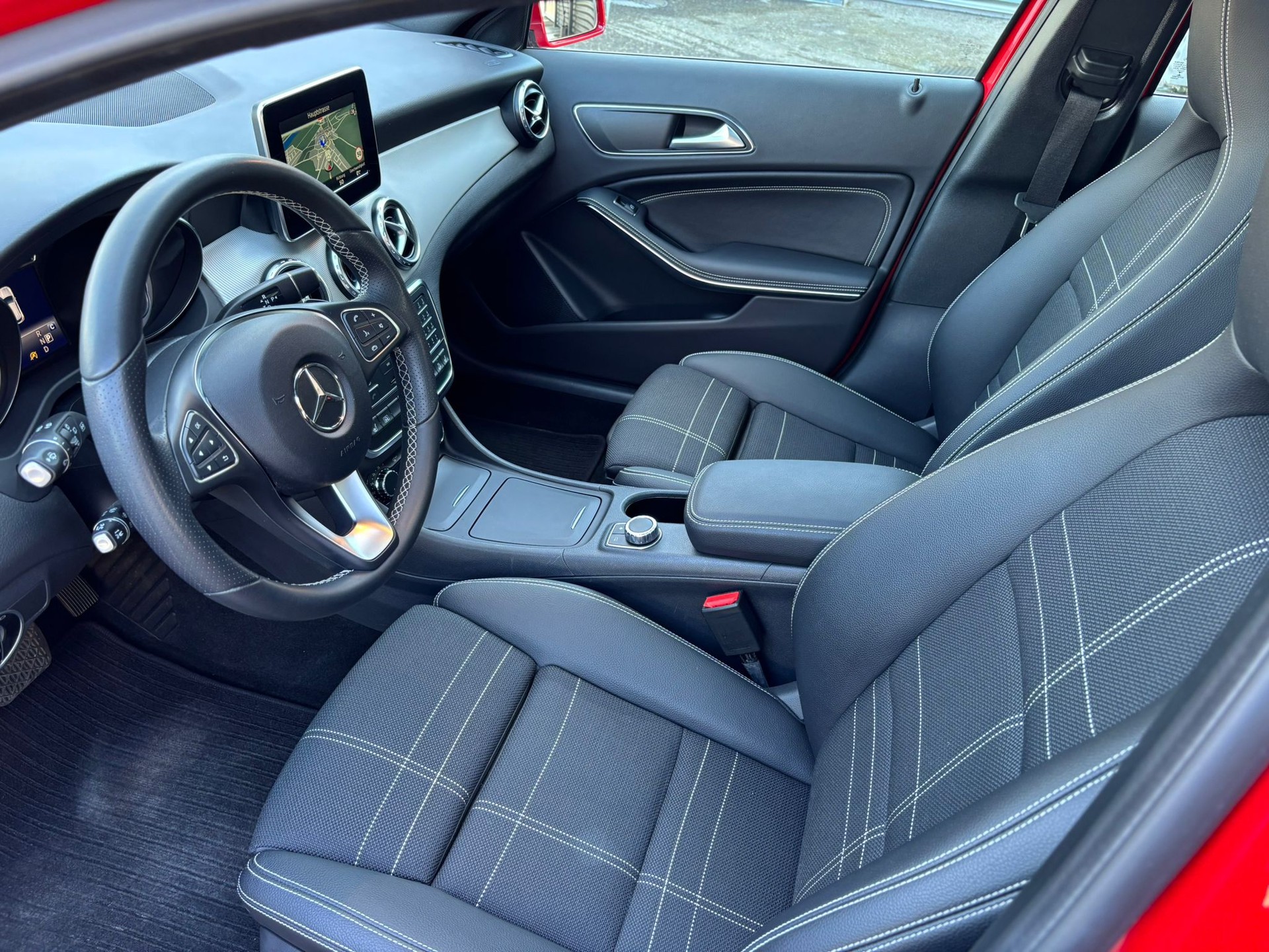 MERCEDES-BENZ GLA 200d Urban 4Matic - 7