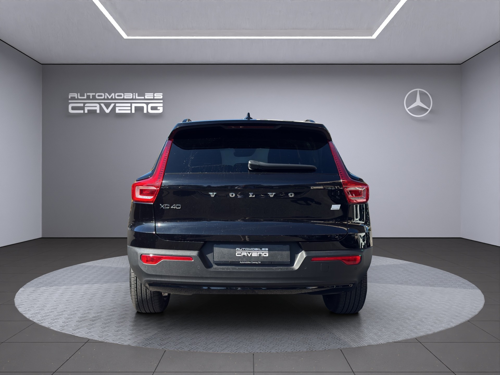 VOLVO XC40 T4 TwE R-Design DCT - 4