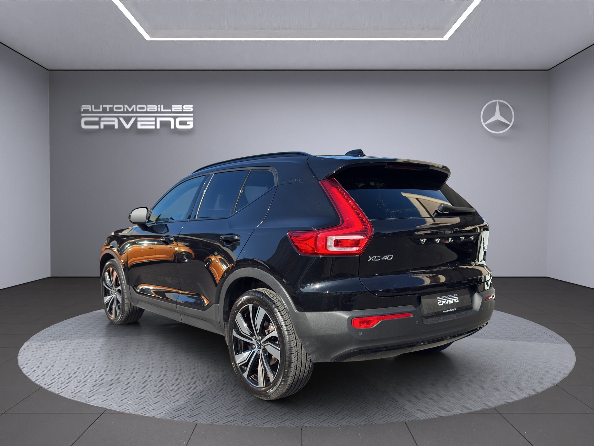 VOLVO XC40 T4 TwE R-Design DCT - 3