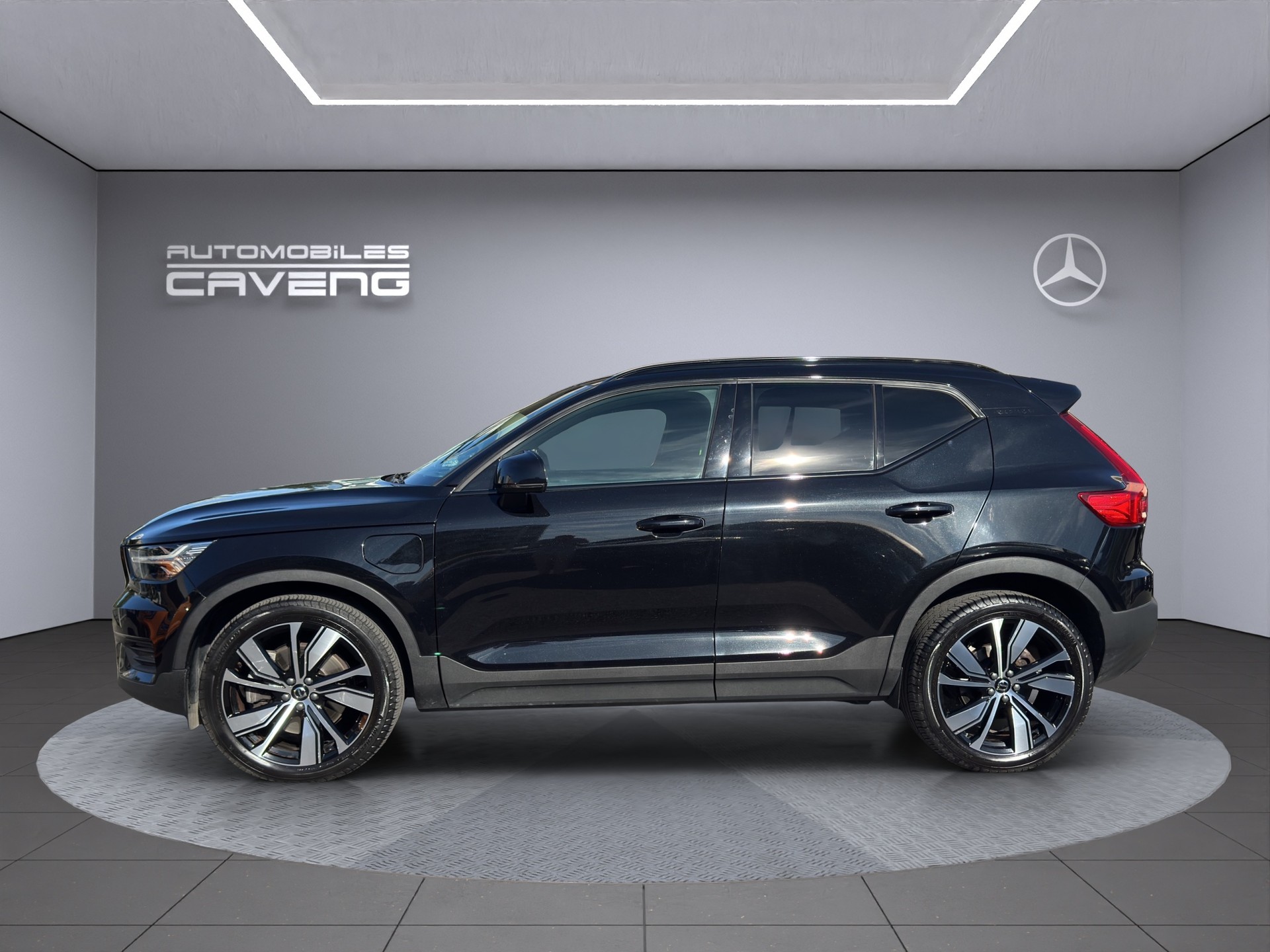 VOLVO XC40 T4 TwE R-Design DCT - 2
