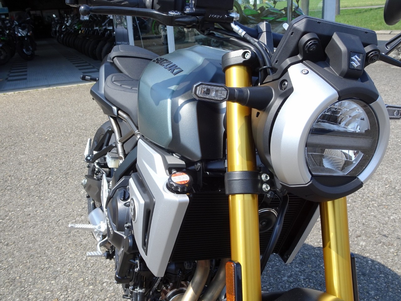 SUZUKI GSX-8 T - 7