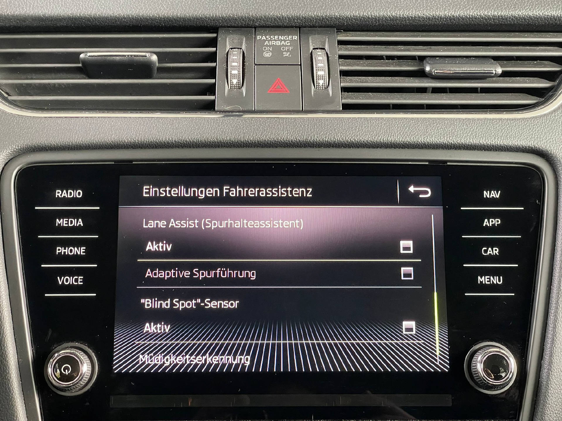 SKODA Octavia Combi 2.0 TDI 184 Ambition 4×4 DSG-12