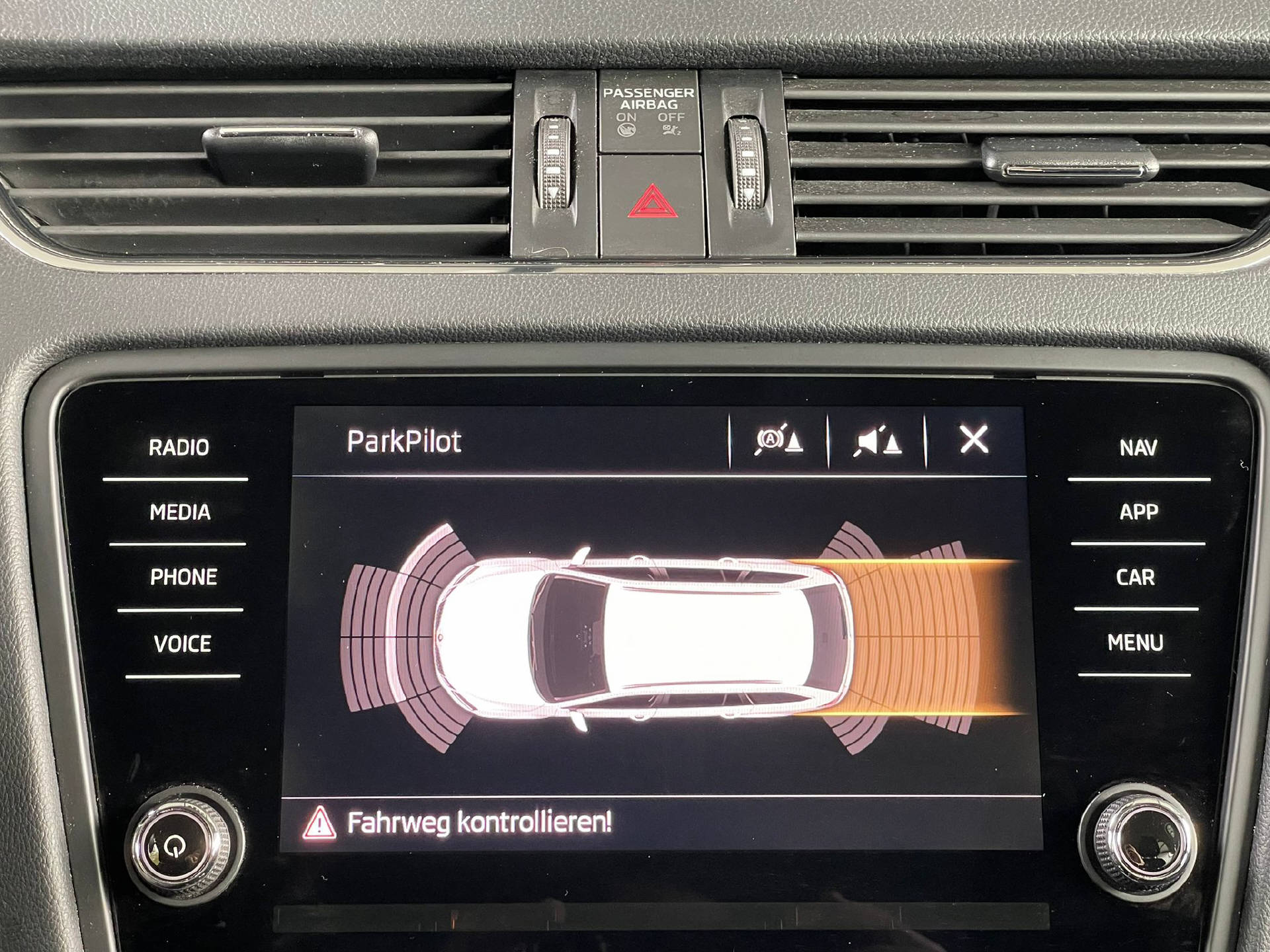 SKODA Octavia Combi 2.0 TDI 184 Ambition 4×4 DSG-9