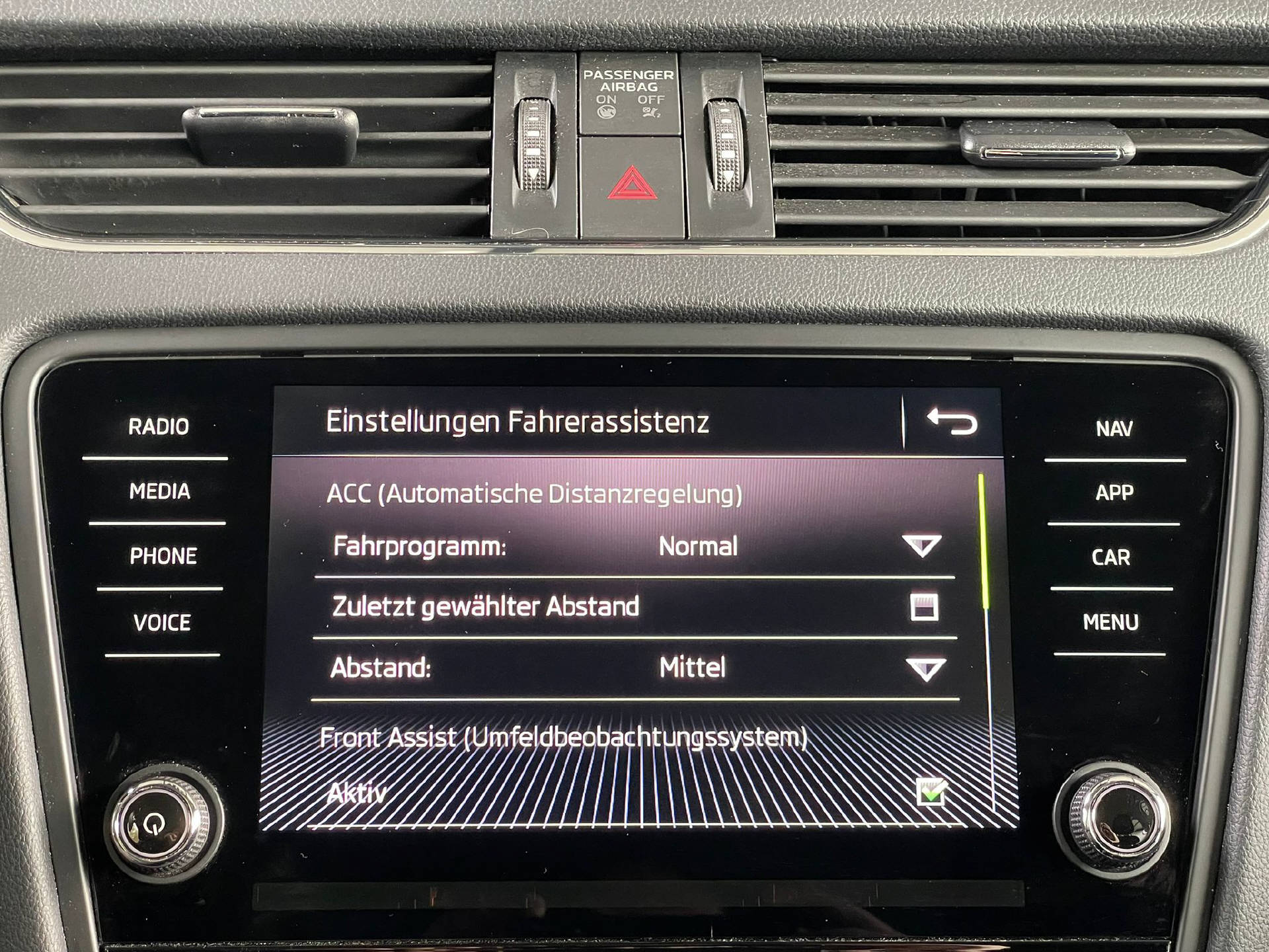 SKODA Octavia Combi 2.0 TDI 184 Ambition 4×4 DSG-11