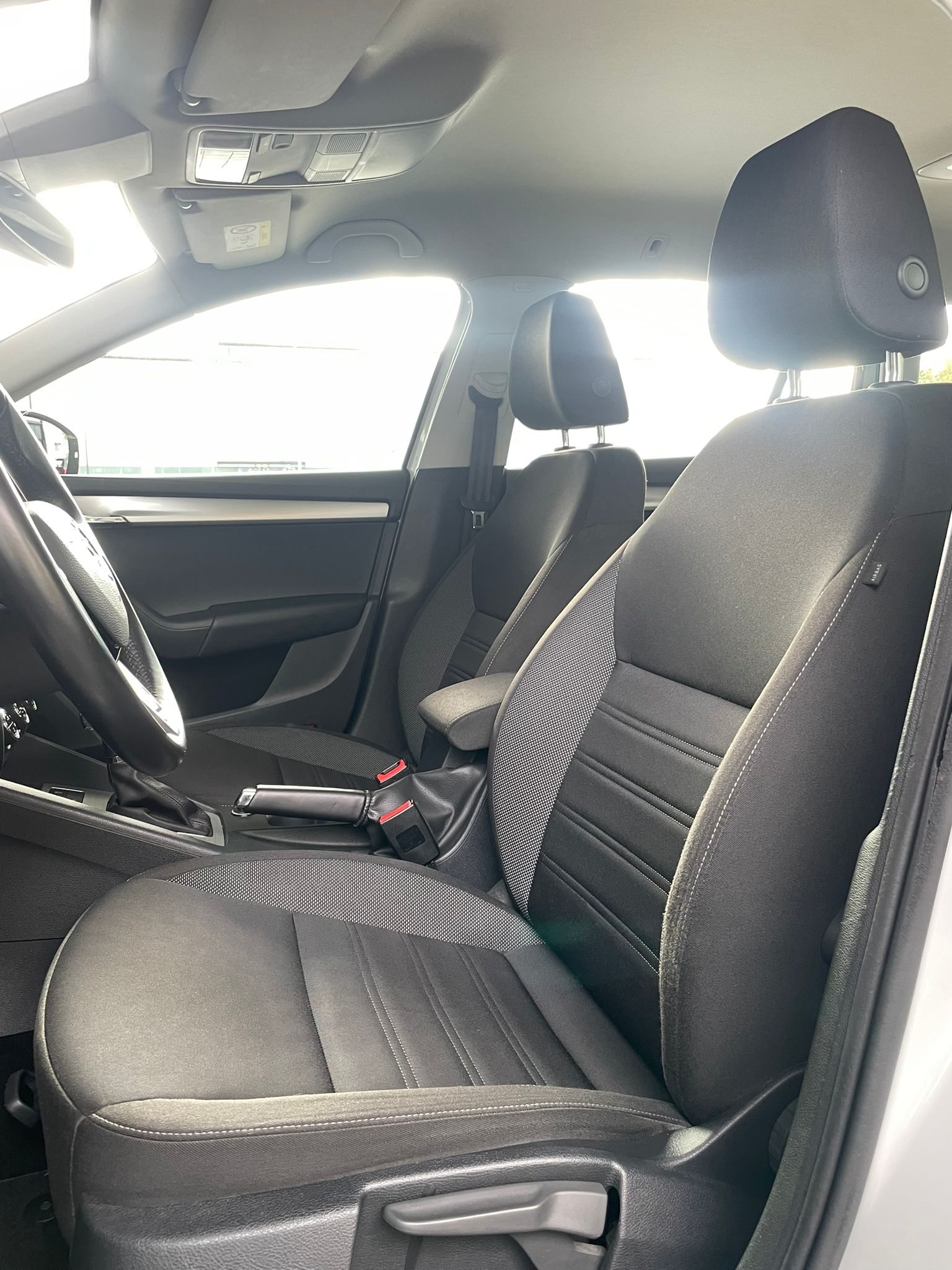 SKODA Octavia Combi 2.0 TDI 184 Ambition 4×4 DSG-5