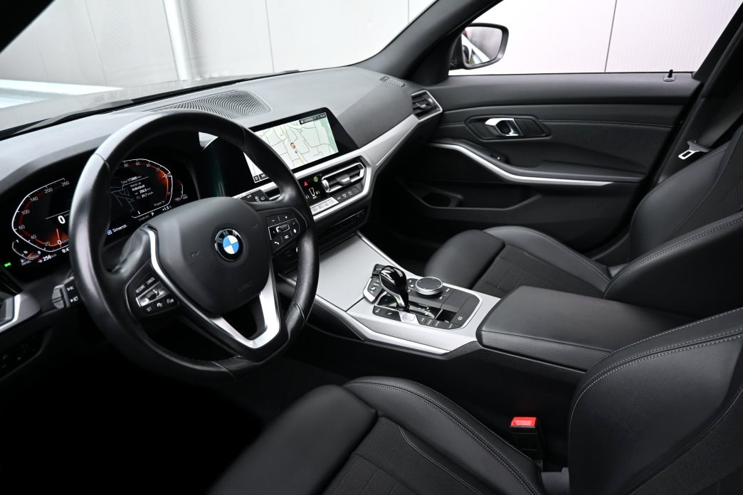 BMW 318d 48V Touring Steptronic - 8