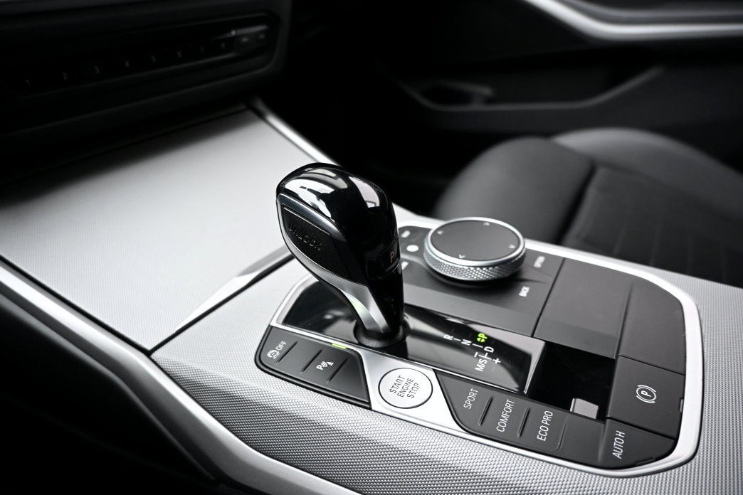 BMW 318d 48V Touring Steptronic - 9