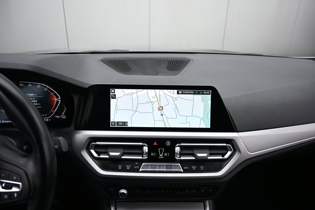 BMW 318d 48V Touring Steptronic - 11