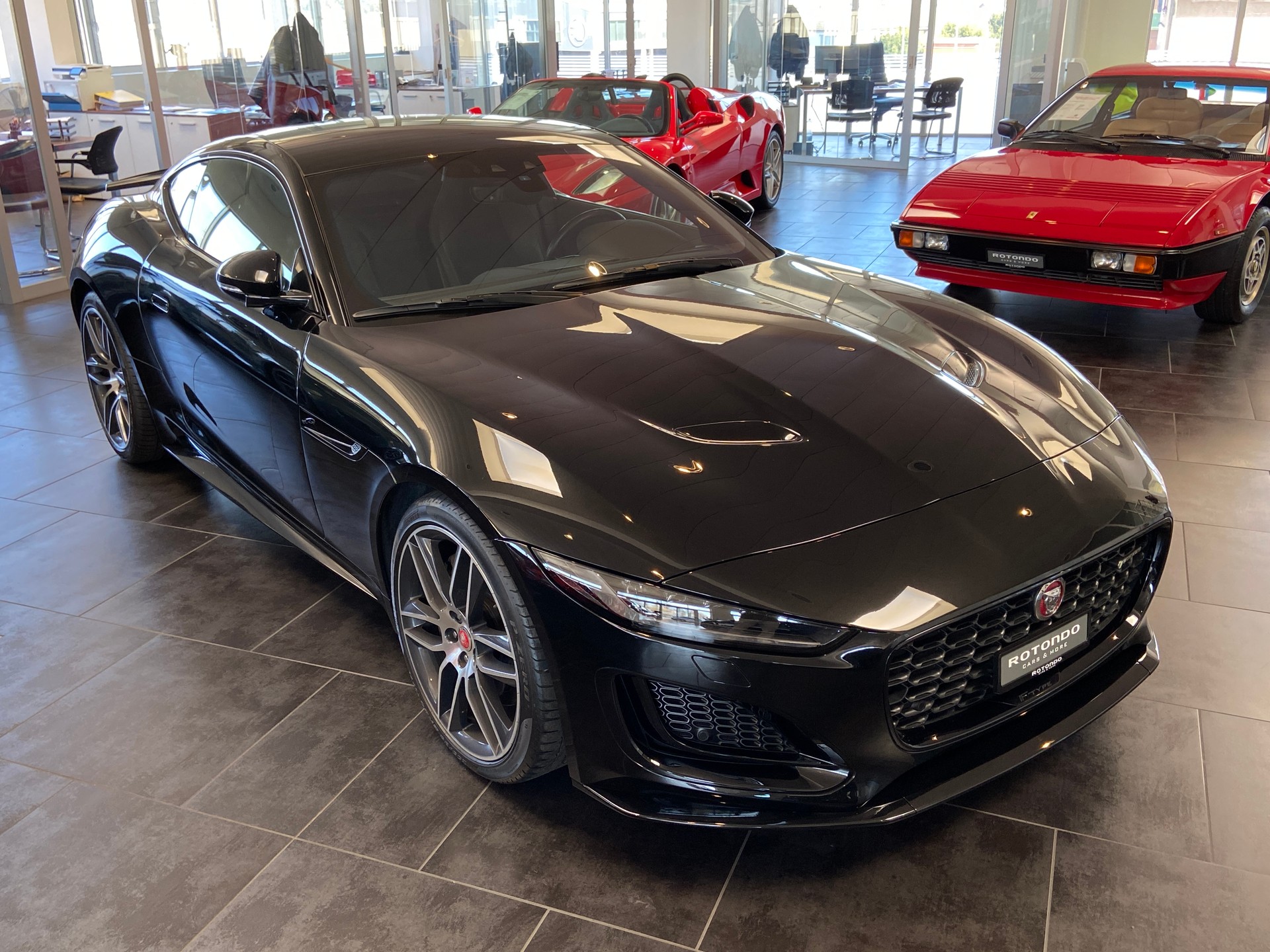 JAGUAR F-Type Coupé 2.0 R-Dynamic Black - 11