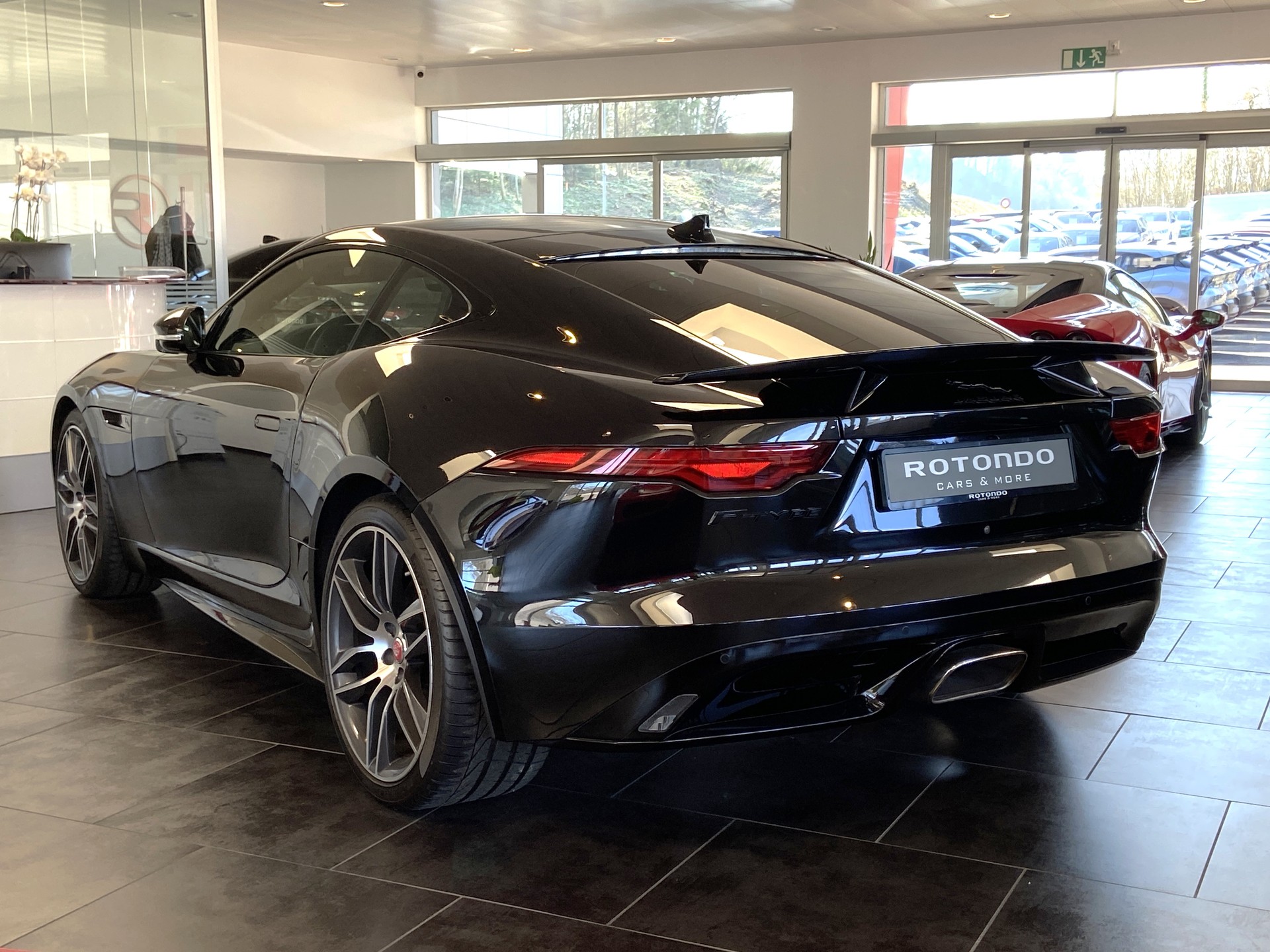 JAGUAR F-Type Coupé 2.0 R-Dynamic Black - 2