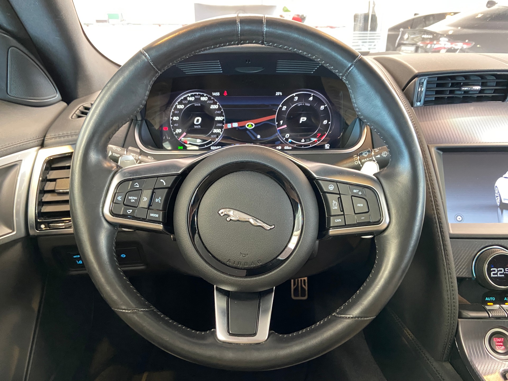 JAGUAR F-Type Coupé 2.0 R-Dynamic Black - 8