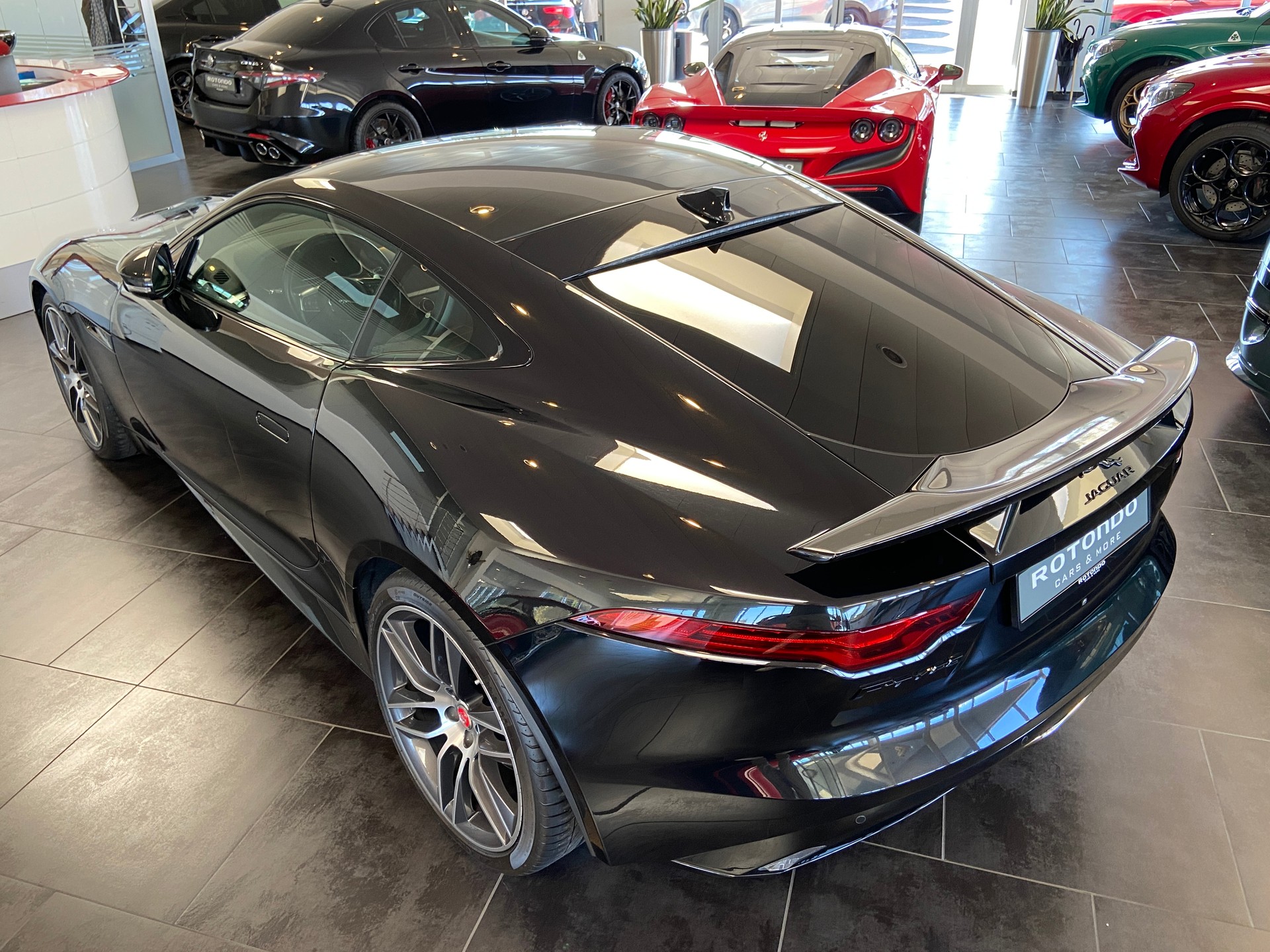 JAGUAR F-Type Coupé 2.0 R-Dynamic Black - 12