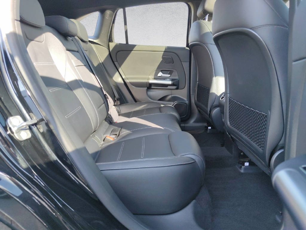 MERCEDES-BENZ EQA 350 AMG Line 4Matic Swiss Star - 13