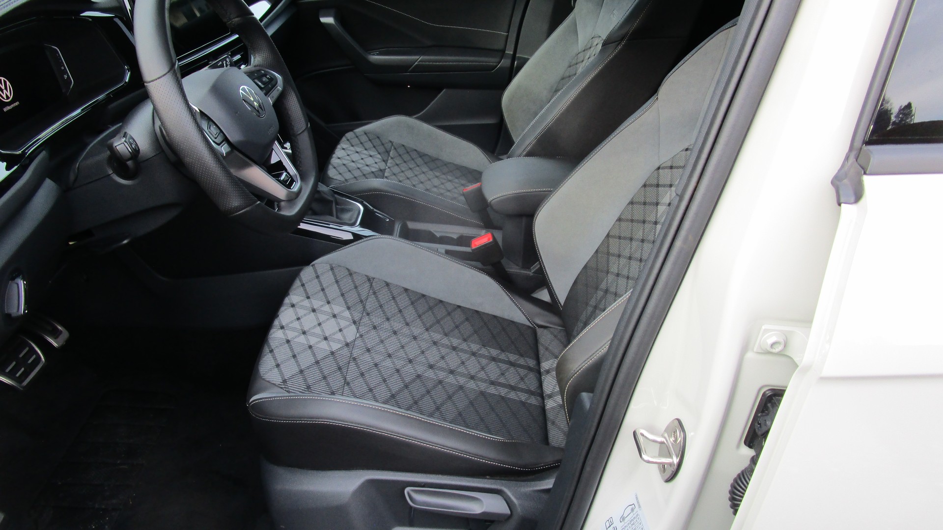 VW T-Roc 1.5 TSI EVO R-Line DSG - 9