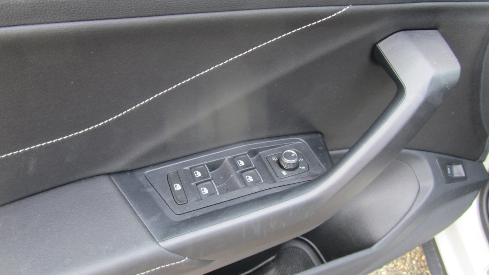 VW T-Roc 1.5 TSI EVO R-Line DSG - 10