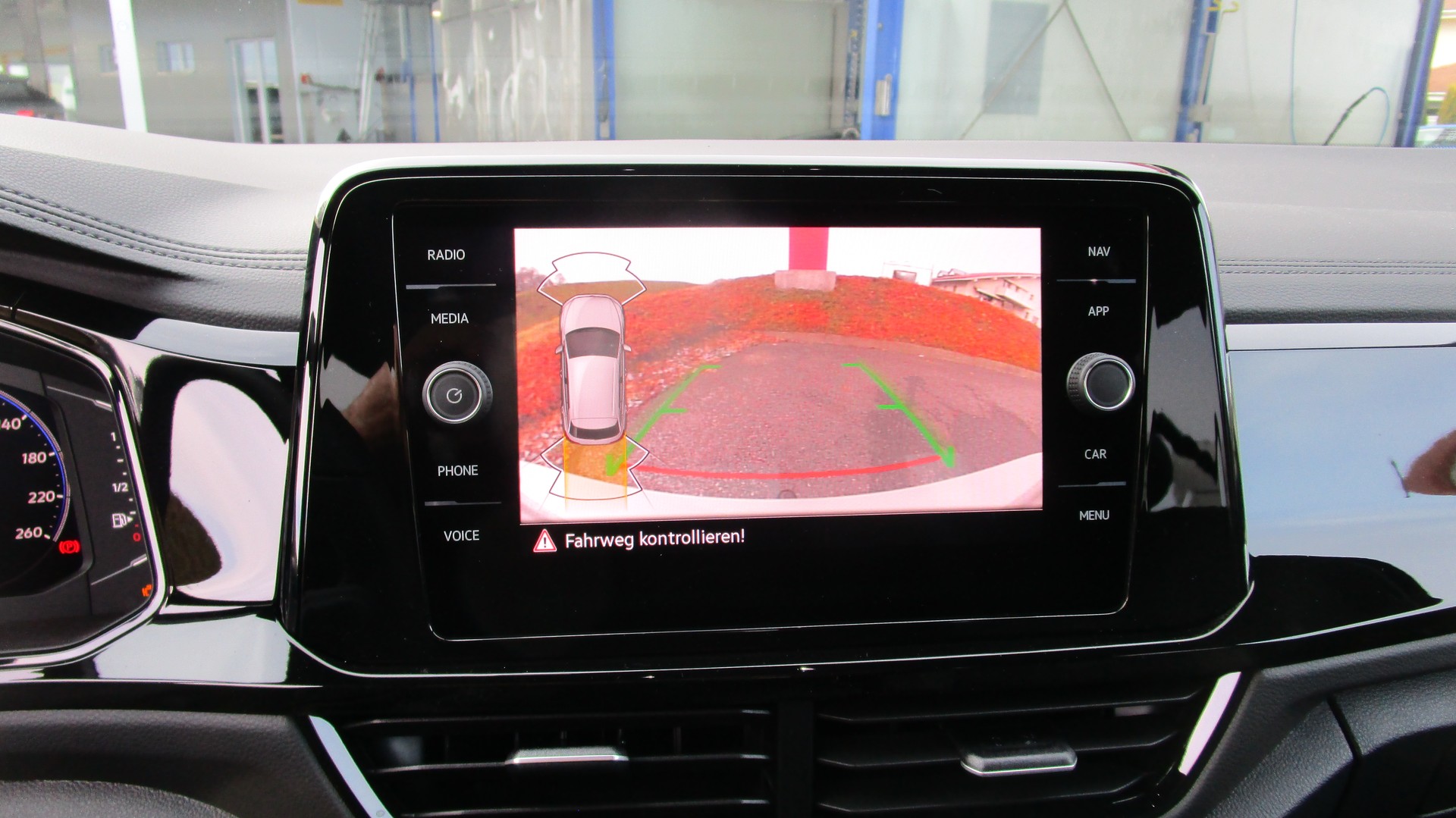 VW T-Roc 1.5 TSI EVO R-Line DSG - 12