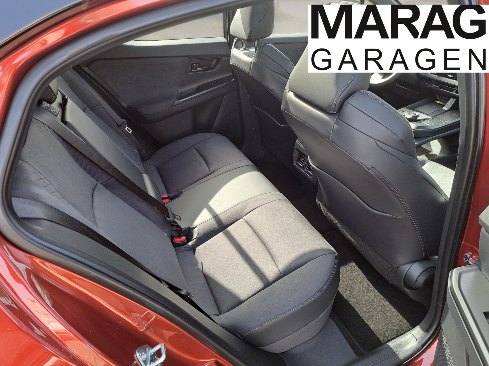 TOYOTA C-HR+ 77 kWh Premium AWD - 8