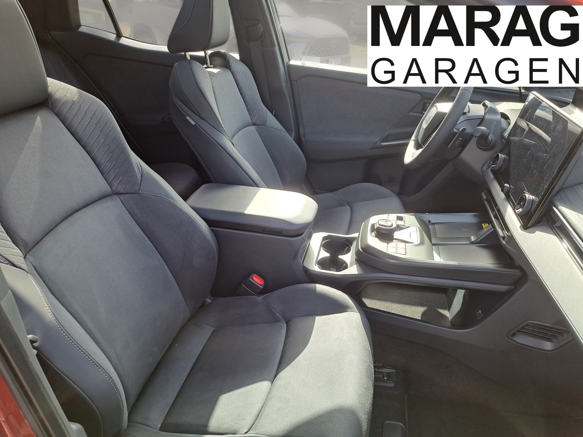 TOYOTA C-HR+ 77 kWh Premium AWD - 7