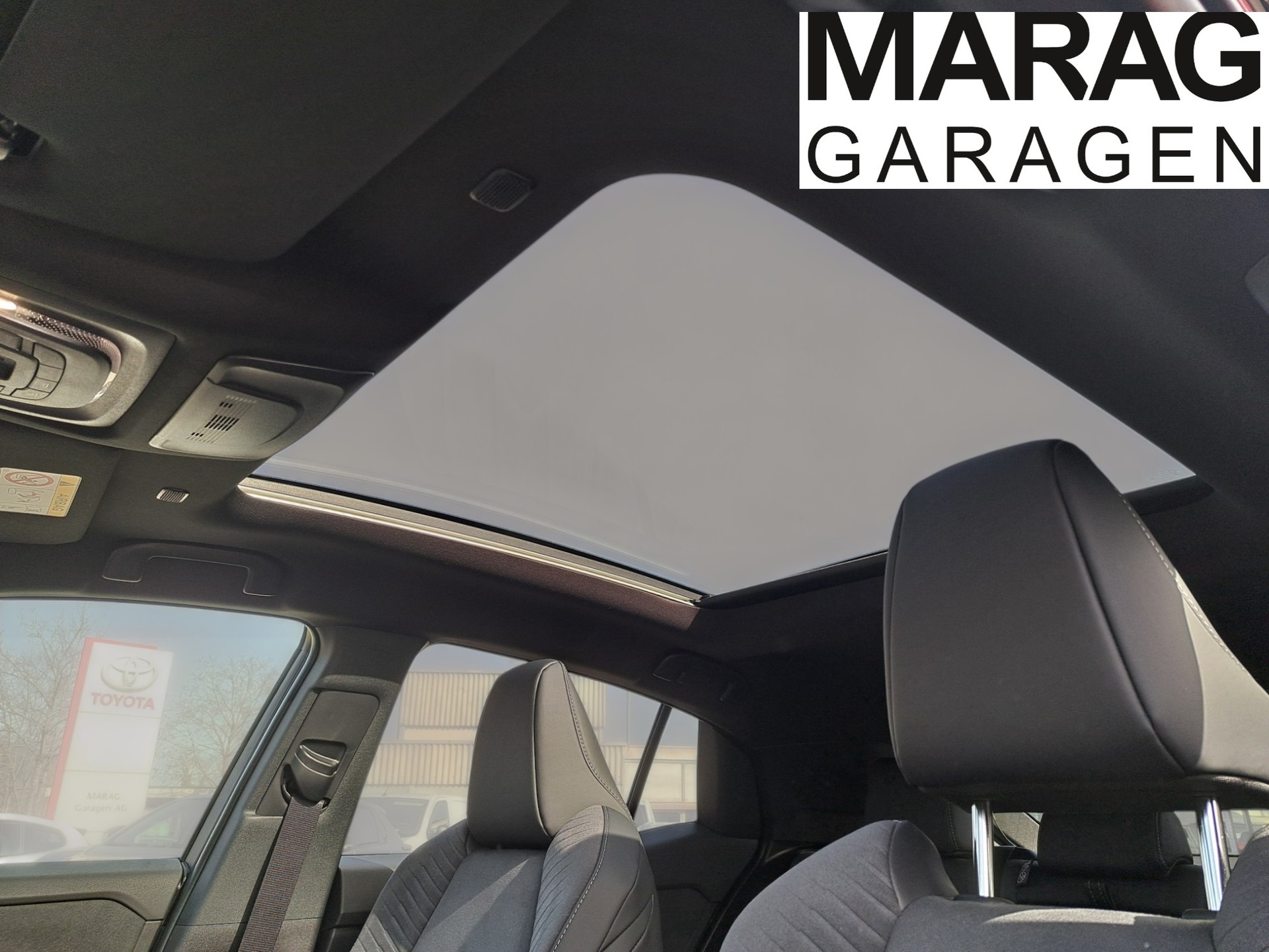 TOYOTA C-HR+ 77 kWh Premium AWD - 13