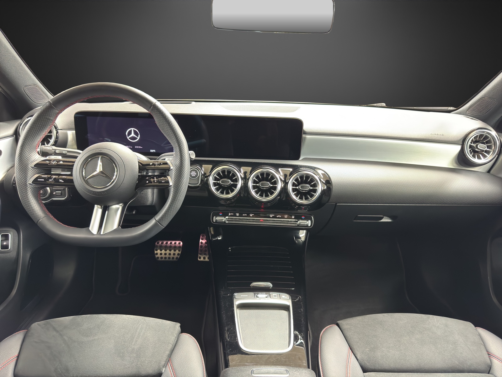 MERCEDES-BENZ A 250 e 8G-DCT - 11