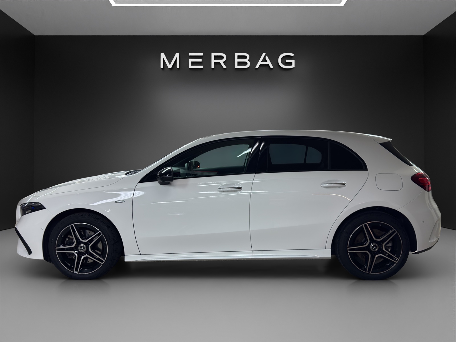 MERCEDES-BENZ A 250 e 8G-DCT - 2