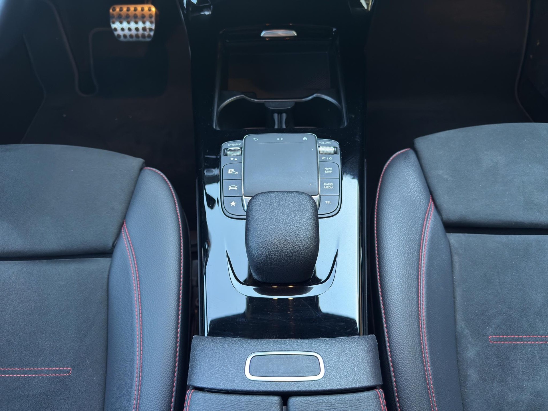 MERCEDES-BENZ A 200 AMG Line Limousine - 14