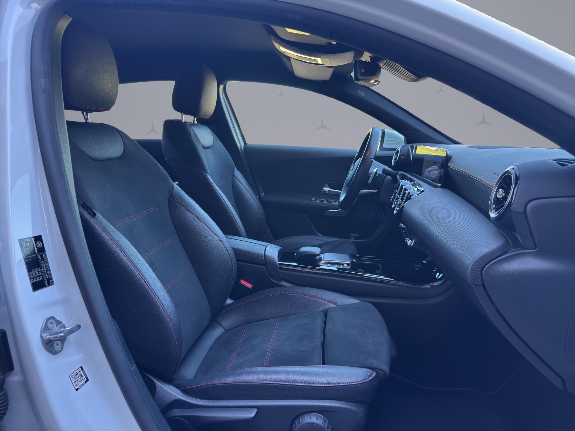 MERCEDES-BENZ A 200 AMG Line Limousine - 16
