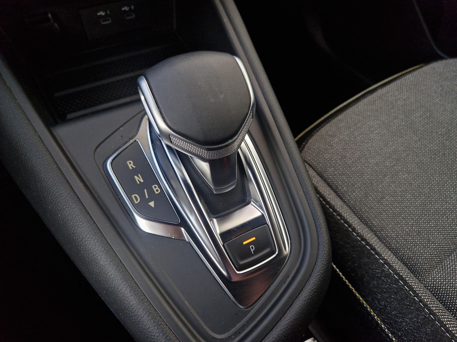 RENAULT Captur 1.6 E-Tech 145 Techno DHT - 9