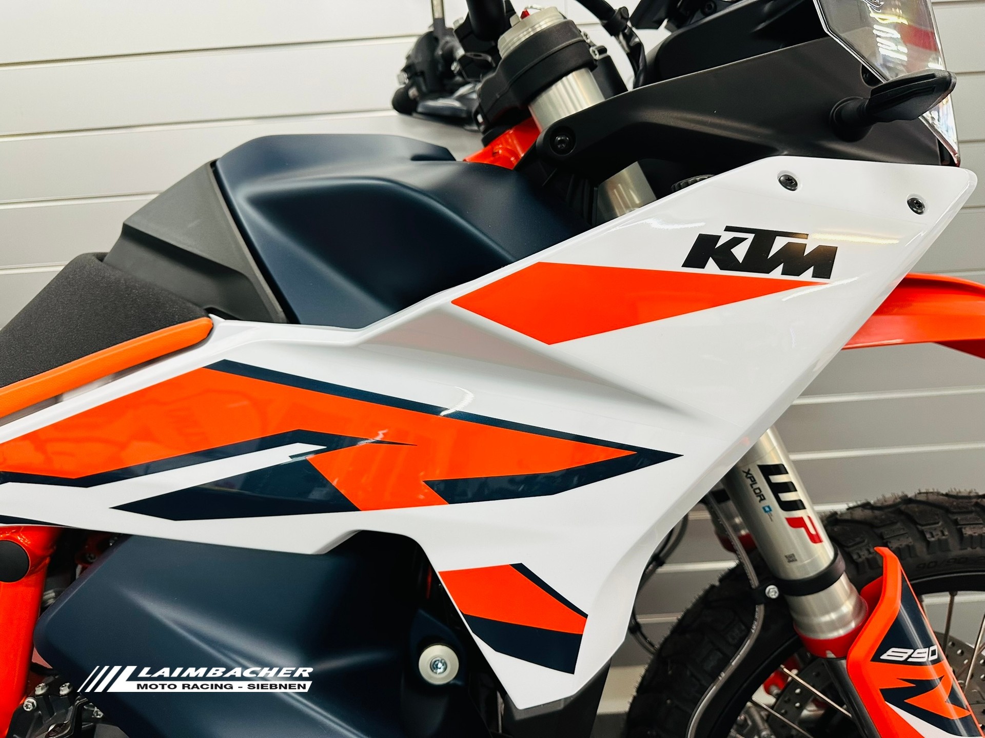 KTM 890 Adventure R - 2