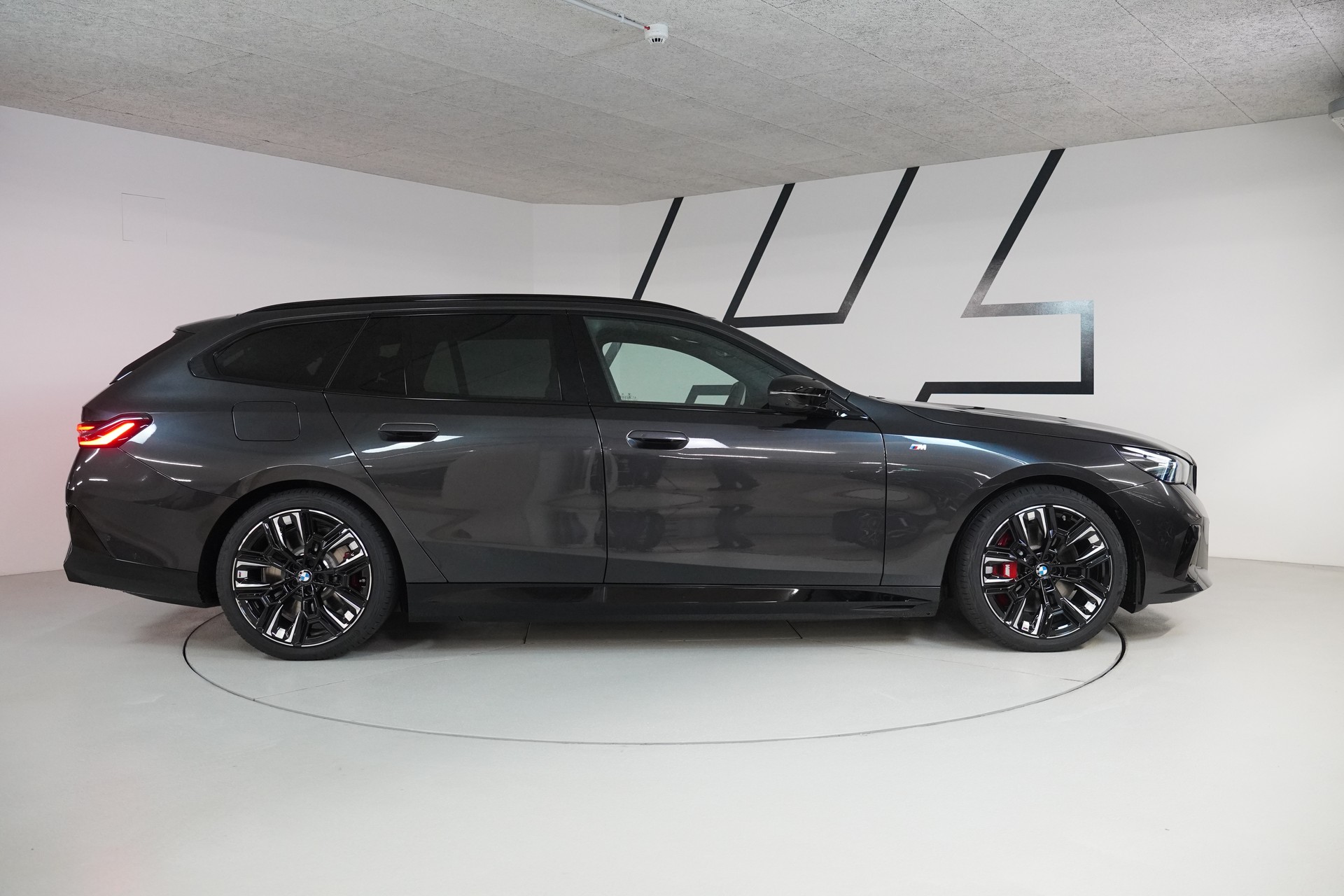 BMW i5 M60 Touring M Sport Pro - 8