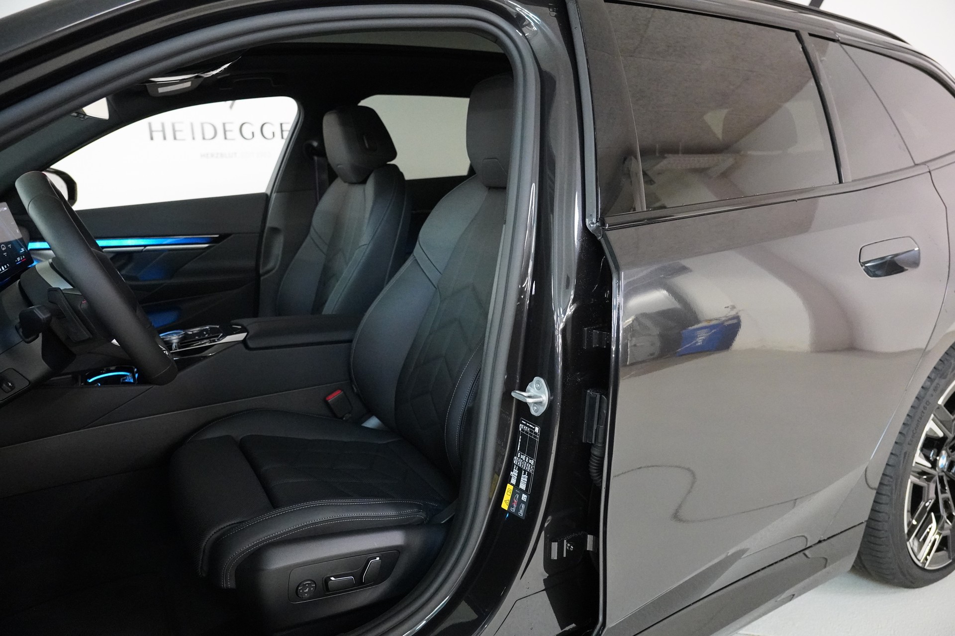 BMW i5 M60 Touring M Sport Pro - 12